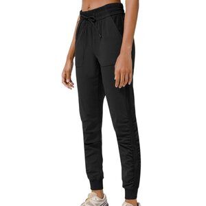 Beyond the Studio Jogger size 8 *GUC